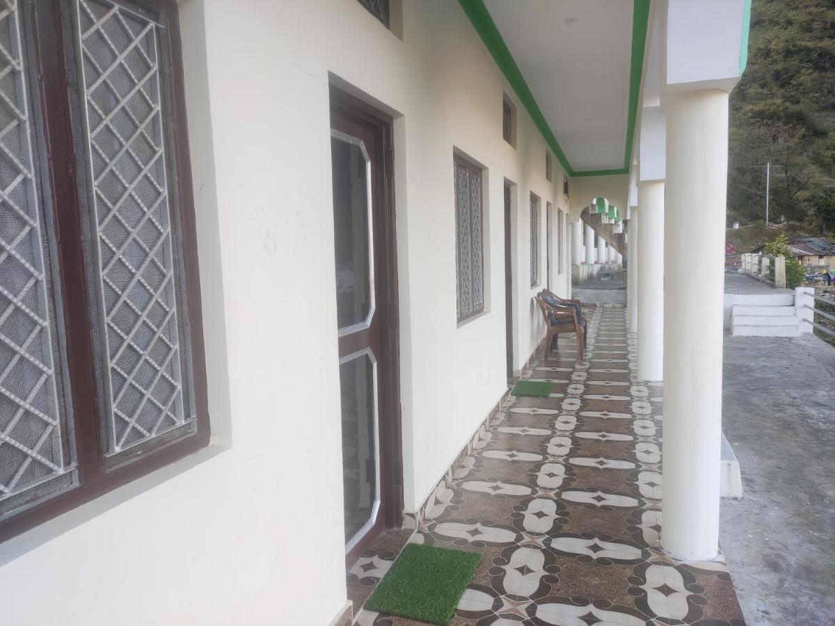 Prince Homestay & Restaurant Rudraprayāg エクステリア 写真