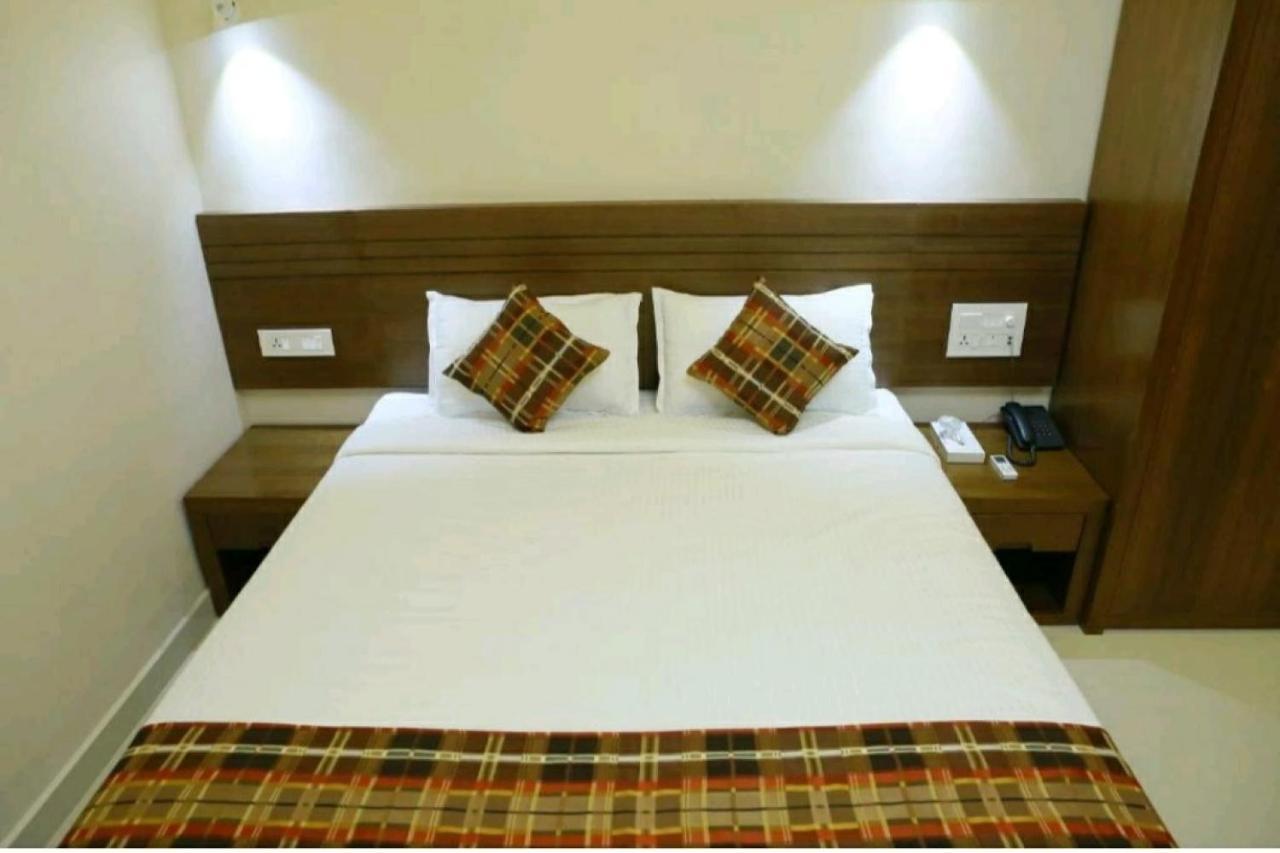 Prince Homestay & Restaurant Rudraprayāg エクステリア 写真
